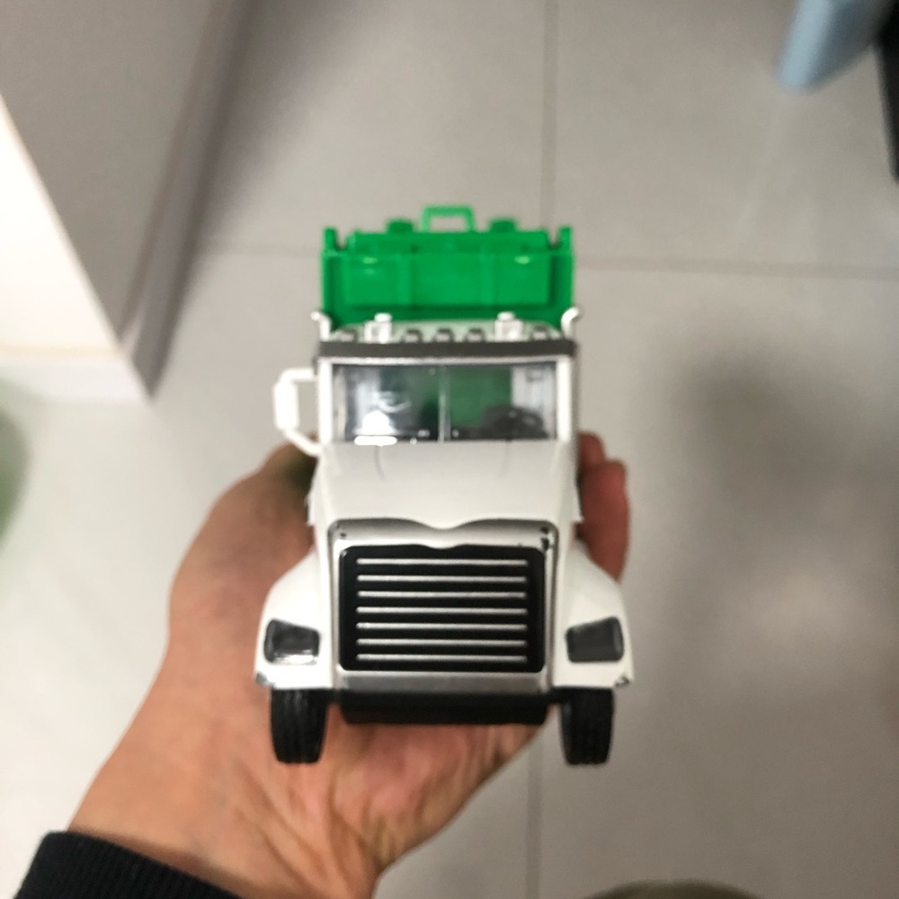 Green & White Recycling Garbage Truck Toy - Kids Toy - Picture 3 of 5